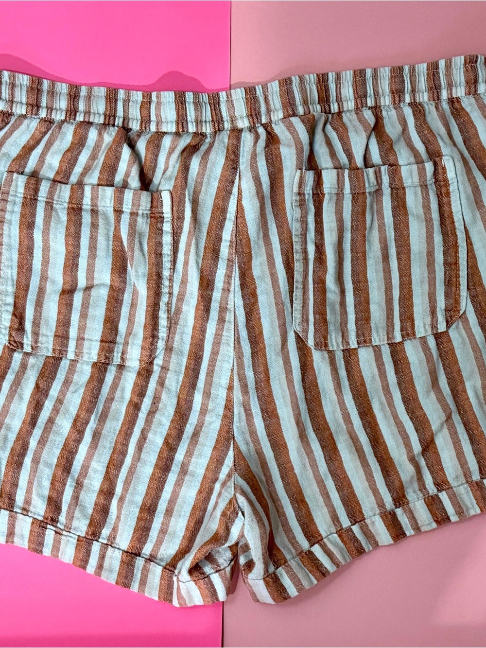 Old Navy Striped High-Waist Linen-Blend Shorts in Brown and White - Picture 2 of 3